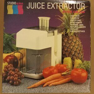 Vintage Juicer / Juice Extractor (New in Box)